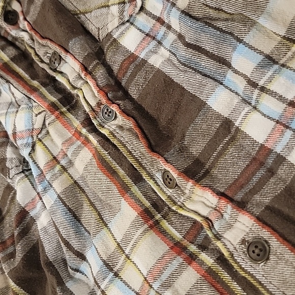 (J13) Cherokee long sleeve button up shirt, size 5T, boys - Picture 3 of 4